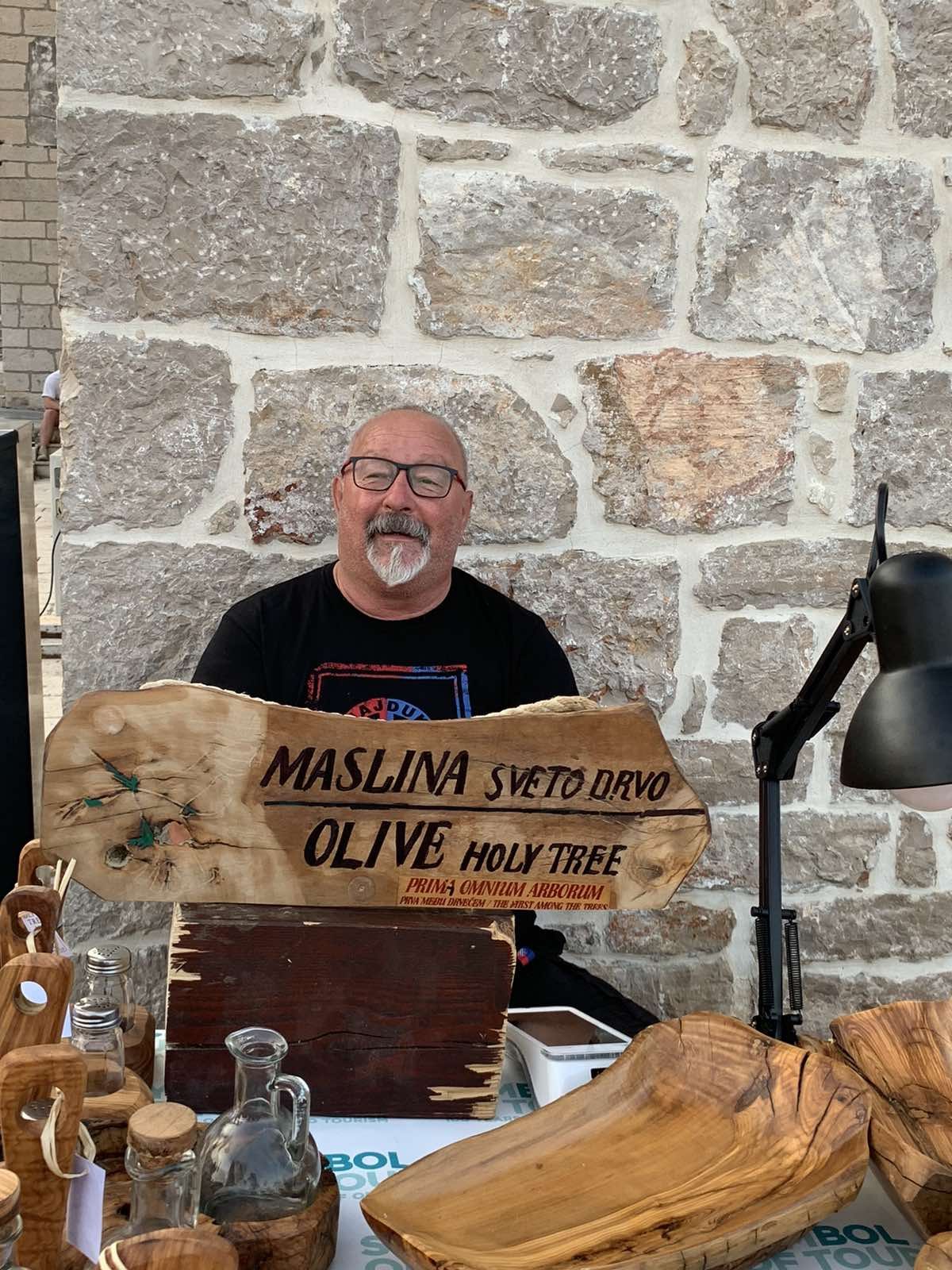 Kućna radinost Tomičić - suveniri od drva masline, Suveniri od drva masline